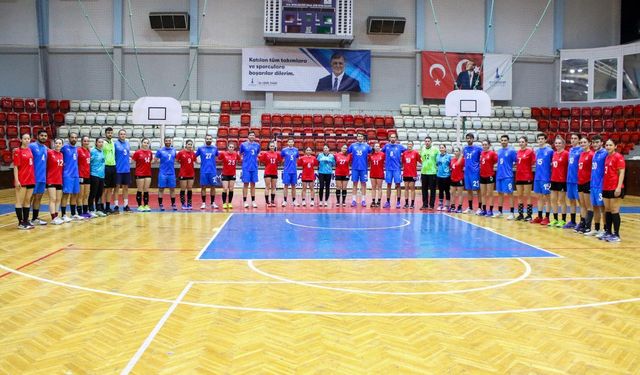 Hentbolda Türkiye Kupası heyecanı İzmir’de yaşanacak