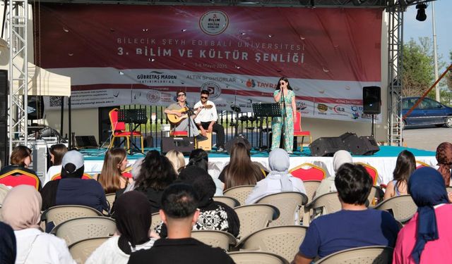 Bilecik Şeyh Eddebali Üniversitesi 3. Bilim ve Kültür Şenliği Coşkulu Kapanış Programıyla Tamamlandı