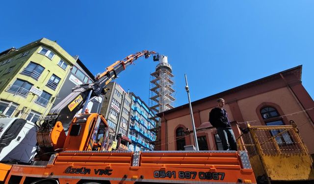 Zonguldak'ta 100 yıllık caminin minaresi risk nedeniyle yıkılıyor