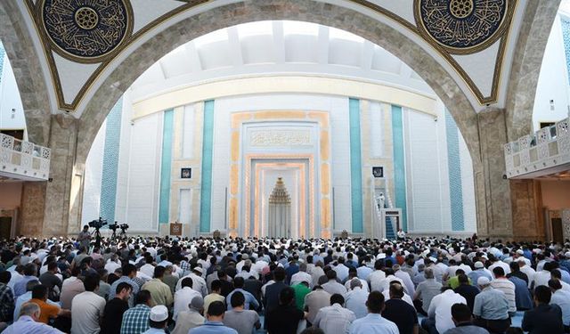 Cuma Hutbesi: "Aile: Güven, Sadakat ve Merhamet Yuvası"