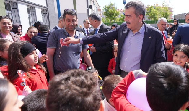 Bakan Tekin’den sürpriz bayram ziyareti