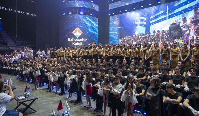 Bahçeşehir Kolejinden Yıl Sonu Gösterisi