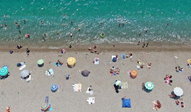 Antalya'da Bayramın Son Günü Sahiller Doldu