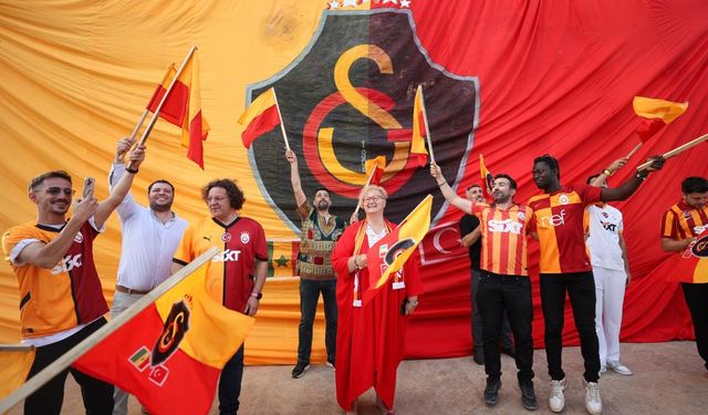 Galatasaray'ın 25. şampiyonluğu Senegal'de coşkuyla kutlandı