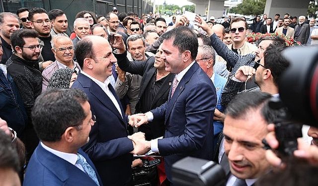 Bakan Murat Kurum,Türbeönü Çarşılarında esnaf ziyaretlerinde bulundu