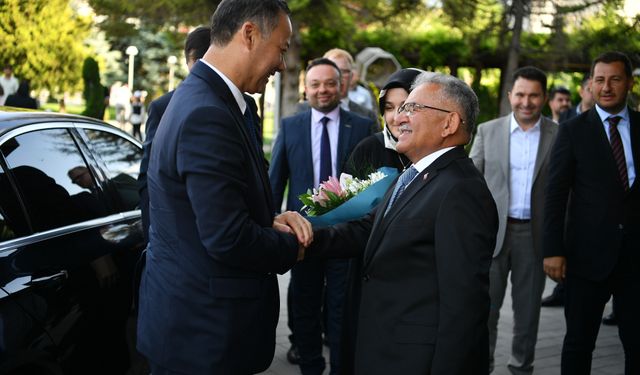 Başkan Büyükkılıç, Kırgızistan'ın Ankara Büyükelçisi Kazakbaev’i Konuk Etti