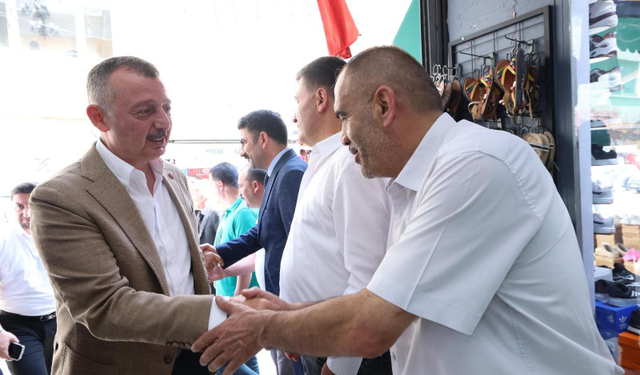 Başkan Büyükakın esnafla buluştu