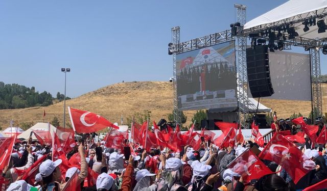 Ahlatlılar Cumhurbaşkanı Erdoğan'ı bekliyor