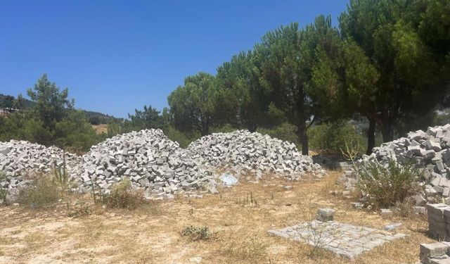 Başkan hibe parke taşlarını parayla sattı iddiası