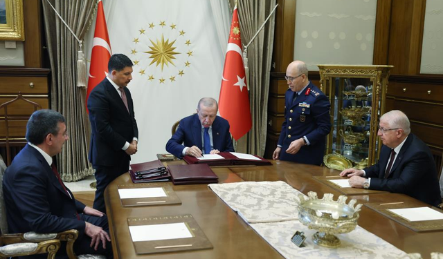 Cumhurbaşkanı Erdoğan YAŞ kararlarını imzaladı