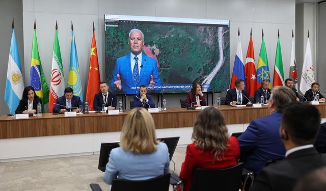 Dijital dönüşümde dünyaya örnek oluyor