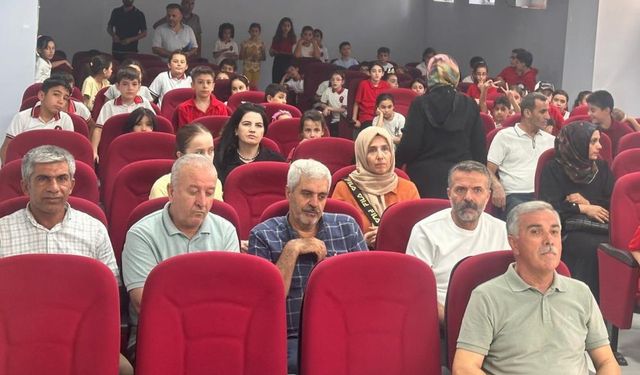 Depremde Kaybettiklerini Unutmadı: Okula Salon Açtı