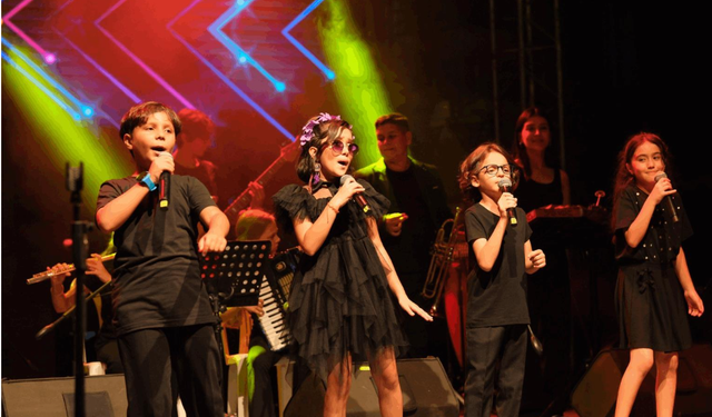 MOD10 Gençlik Orkestrası Altınova’da Kurtuluş Coşkusu Yaşattı