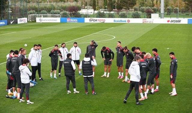 A Milli Futbol Takımı'nda iki futbolcu idmana katılmadı