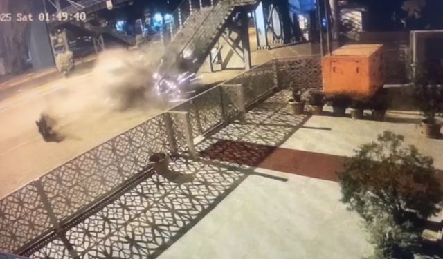 Otomobil üst geçide çarptı: 1 ölü