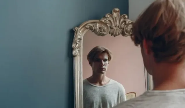 Aynaya Uzun Süre Bakmak Beyni Neden Şaşırtır?