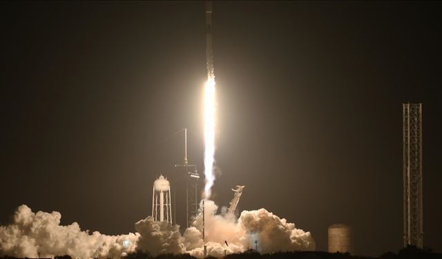 NASA, Ay'a iniş stratejisini revize ediyor