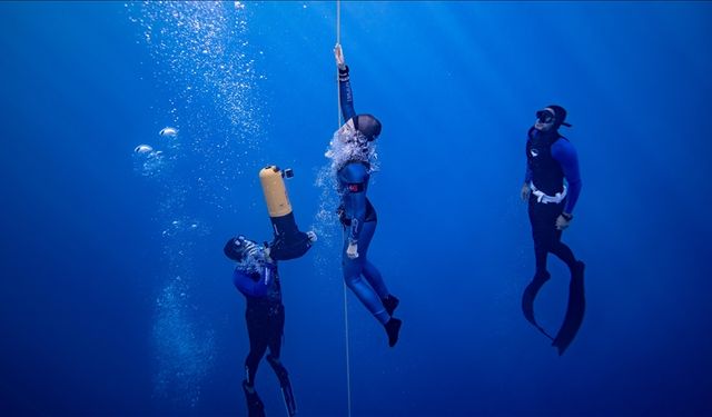 Şahika Ercümen, Gazze'ye yaptığı dalışta dünya rekoru kırdı!