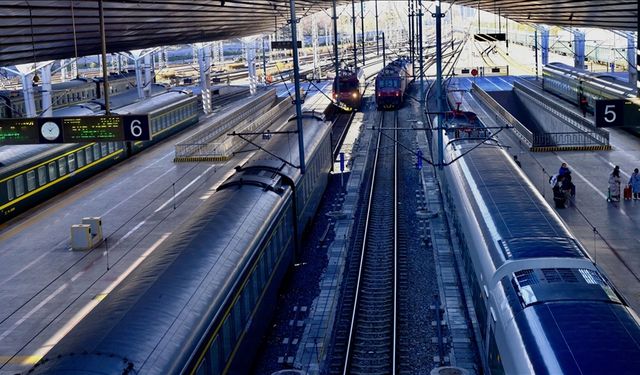 Dünyanın en hızlı hızlı treni Çin'de!