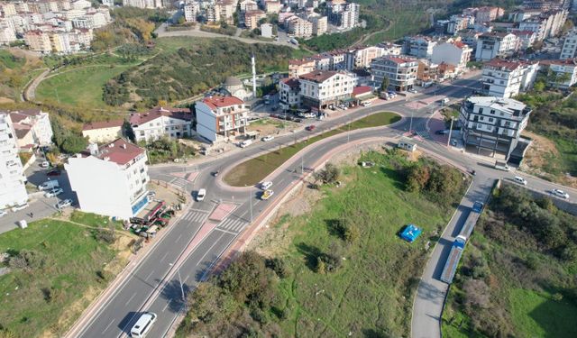Gebze Dr. Zeki Acar Caddesi’ne dönel kavşak