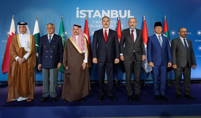 İstanbul'daki kritik Gazze toplantısı başladı