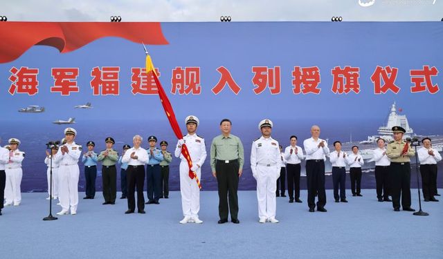 Çin üçüncü ve en gelişmiş uçak gemisini hizmete aldı