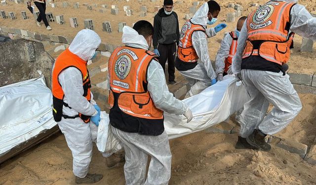 Gazze’de 30 Filistinli Toplu Defnedildi