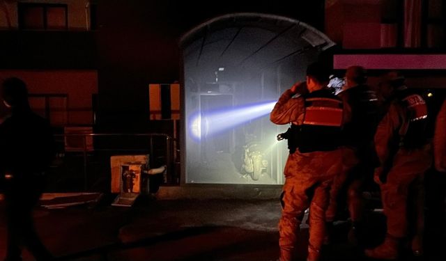 Hatay’da yangın: Oto galeride çıkan faciada 2 kişi hayatını kaybetti, 14 kişi hastaneye kaldırıldı!