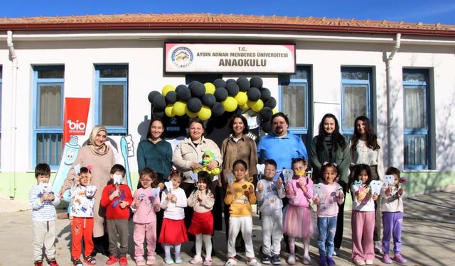 Minik çocuklara ağız ve diş sağlığı eğitimi