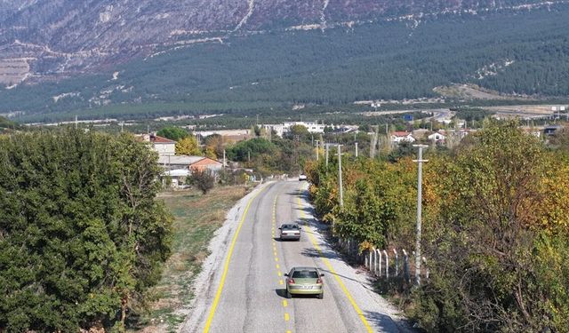 Büyükşehir Karataş-Pınarlık yolunu tamamladı