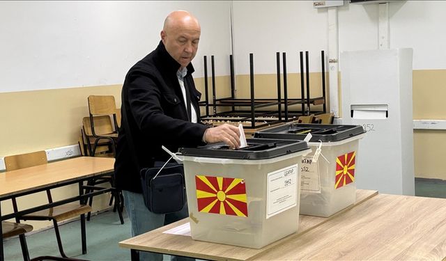 Kuzey Makedonya, seçimlerin ikinci turu için sandık başında!