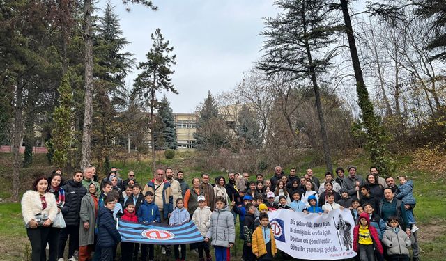 Minik sporcular fidanlarını toprakla buluşturdu