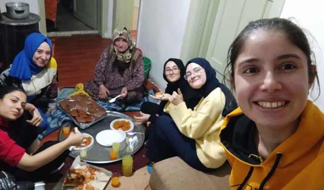 Gönüllüler gününde öğrencilerden örnek çalışma