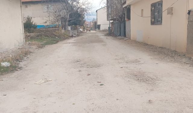 Gölbaşı ilçesinde mahallelinin asfalt tepkisi