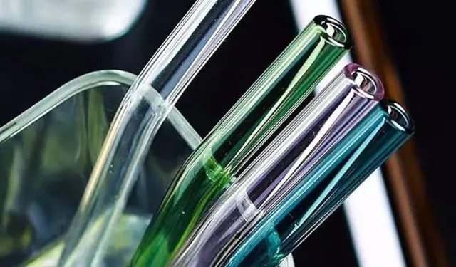 Fark etmeden cam parçası yuttu, iki saat sonra ağzından kan geldi