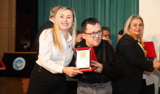 Görevimiz Sandık görkemli gala yaptı