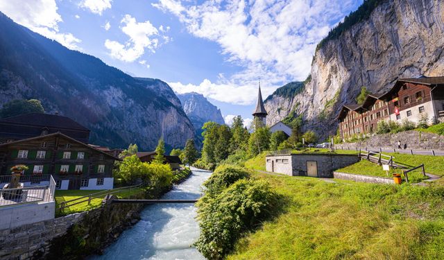 İsviçre'de turistlerin en çok tercih ettiği bölge  büyülüyor