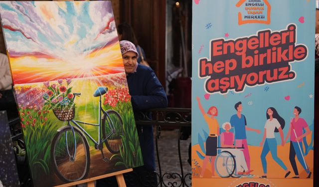 Özel gereksinimli bireylerin eserleri sergilendi