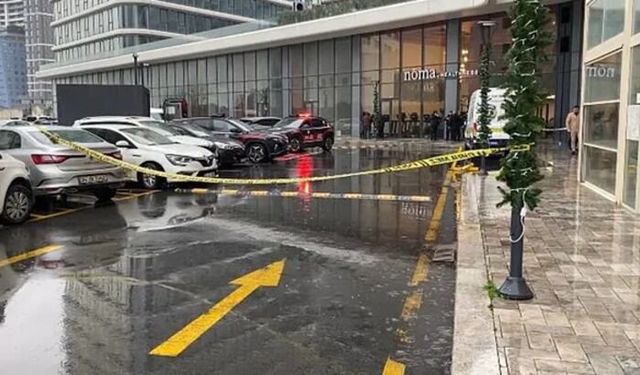 Zeytinburnu’nda kargo paketi patladı! Site danışmasında panik: 2 kişi yaralandı