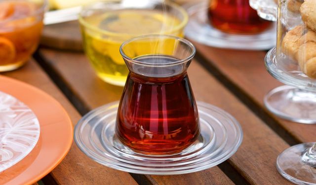 Kahvaltıda Çay İçmenin Faydaları ve Sağlığa Etkileri