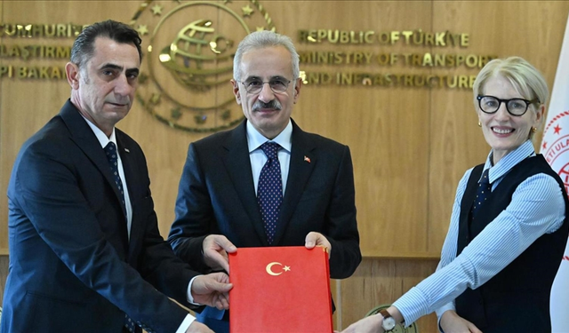 Hidrojen yakıtlı tren için imzalar atıldı