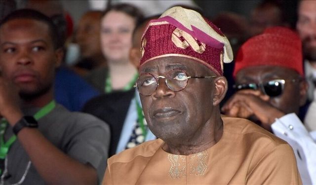 Beştepe’de resmi törende Nijerya Cumhurbaşkanı Tinubu dengesini kaybederek düştü