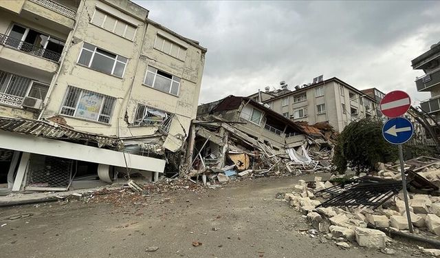 6,3 Büyüklüğünde Deprem