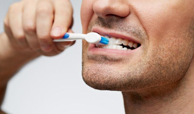 Kalp Krizi Riski Diş Etinden Başlayabilir: Uzmanından Kritik Uyarılar