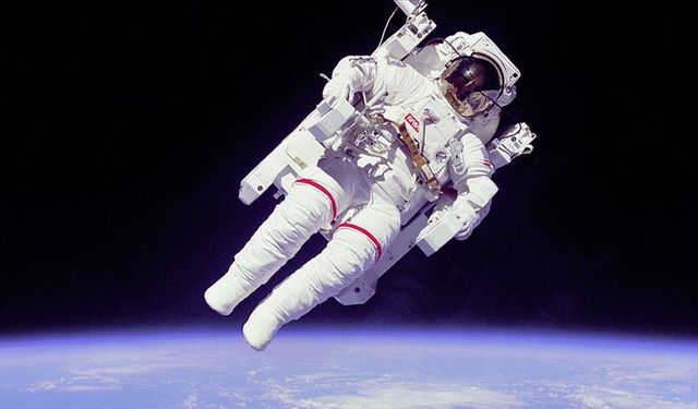 NASA’dan ay görevleri için astronotlara akıllı telefon izni