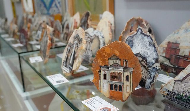 81 İlin Tarihi Yapıları Taş Tuvallere Resmedildi