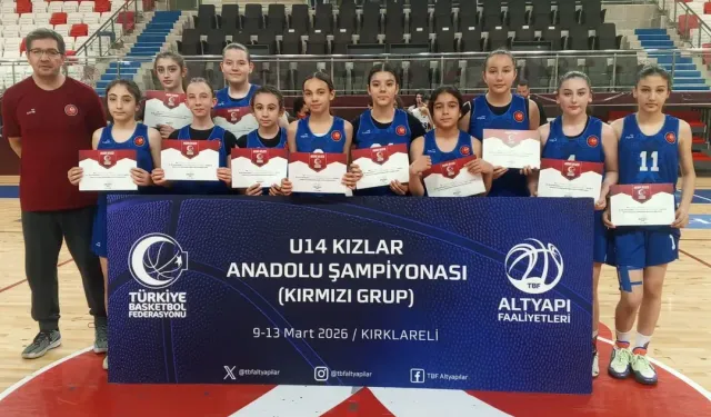 Elit kızlar performanslarıyla alkış topladı