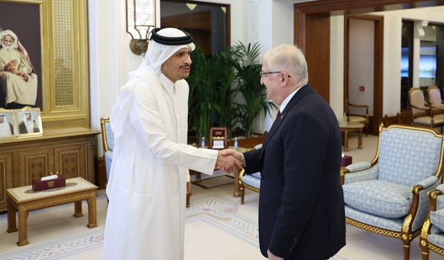Bakan Güler ve Katar Başbakanı Al Thani Doha'da Bir Araya Geldi