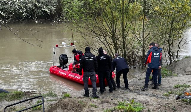 Sakarya Nehri'nde Kaybolan Çocuk İçin Arama Çalışması