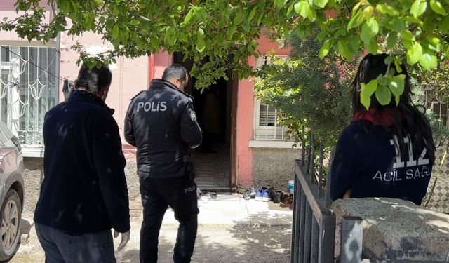 Aksaray’da Şüpheli Ölüm: Yaşlı Adam Karısını Evde Ölü Buldu